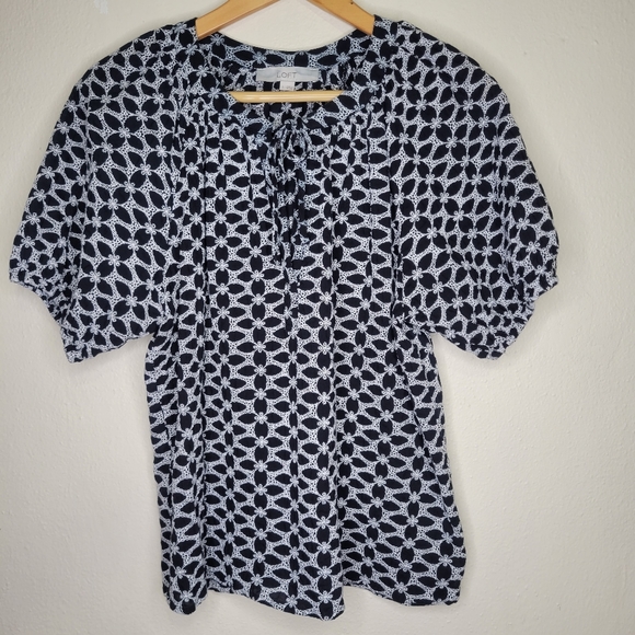 LOFT Textured Puff Sleeve Blouse, Size L - Picture 2 of 6